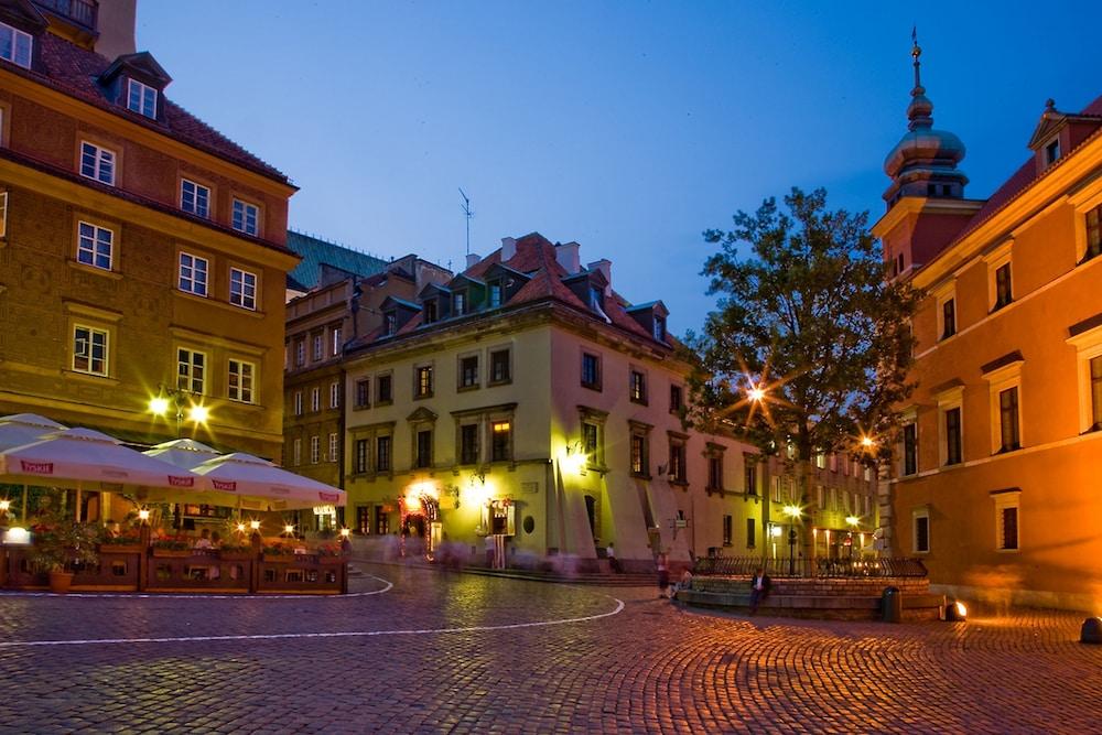 Castle Inn Warsaw Exterior photo