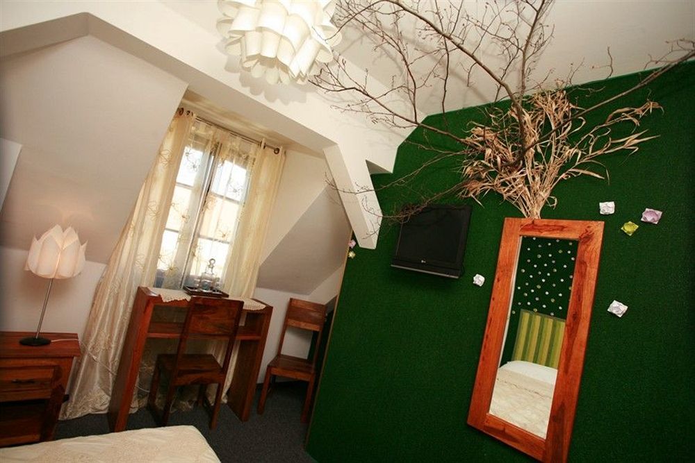 Castle Inn Warsaw Exterior photo